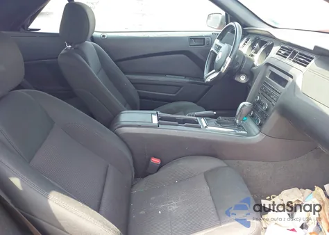 2014 Ford Mustang V6 from USA, damaged, VIN 1ZVBP8EM7E5275774